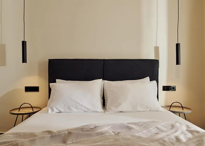 Amaroo Suites