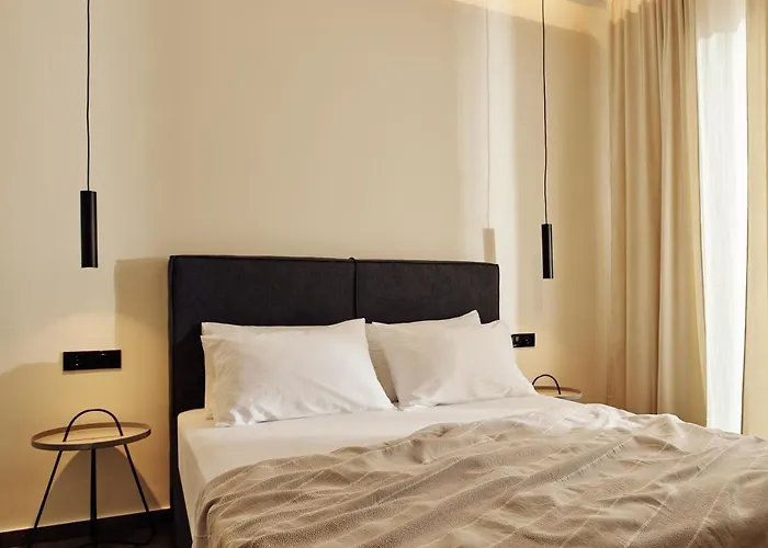 Amaroo Suites