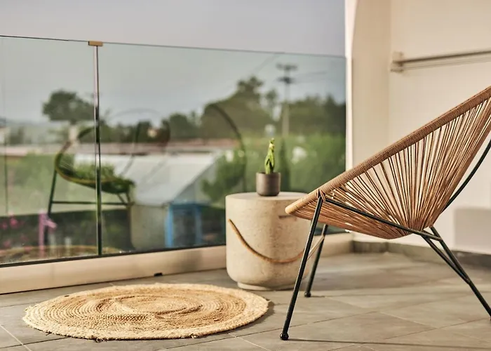 Amaroo Suites